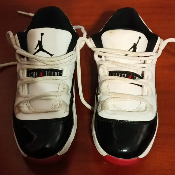 Jordan little boys size 13 white, black with red soles and tips sneakers